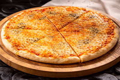 Pizza with four cheeses